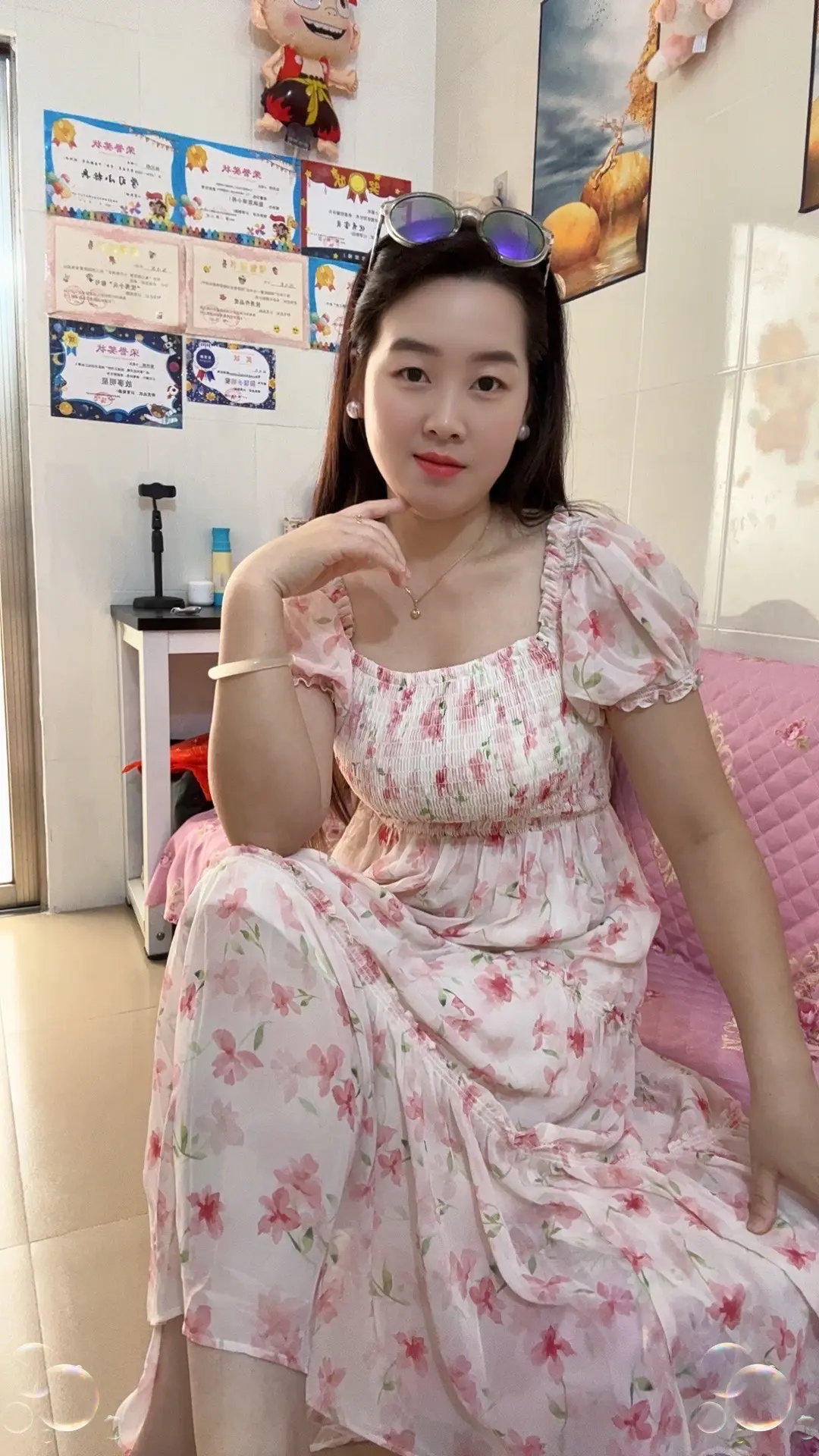 人到中年，如果再遇到喜欢的人，记得只做朋友，只谈笑风生，不可以动情，不...