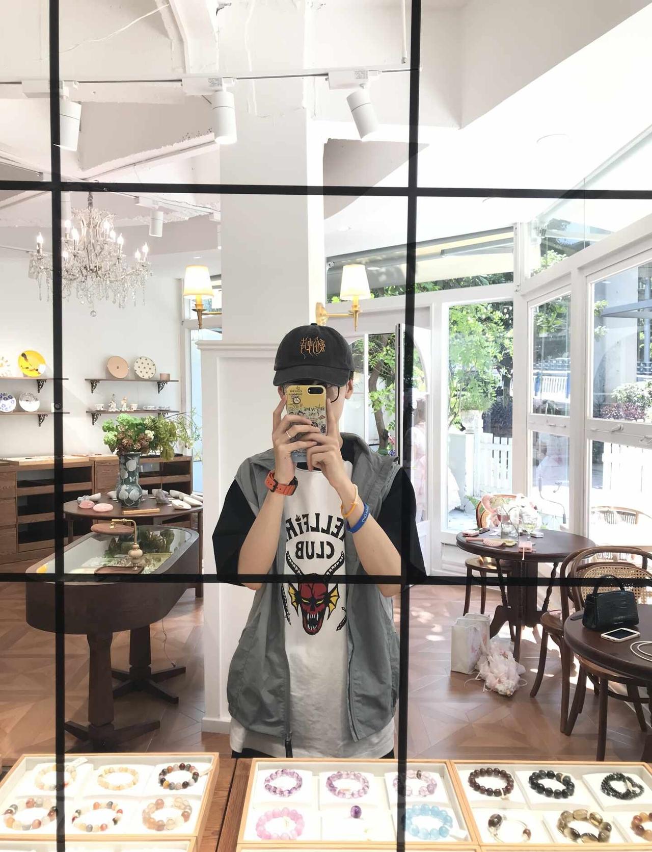 萧老师一定晚上路过了重庆
为什么每天晚上能下这么大的雨🌧️一到白天就超级无敌大