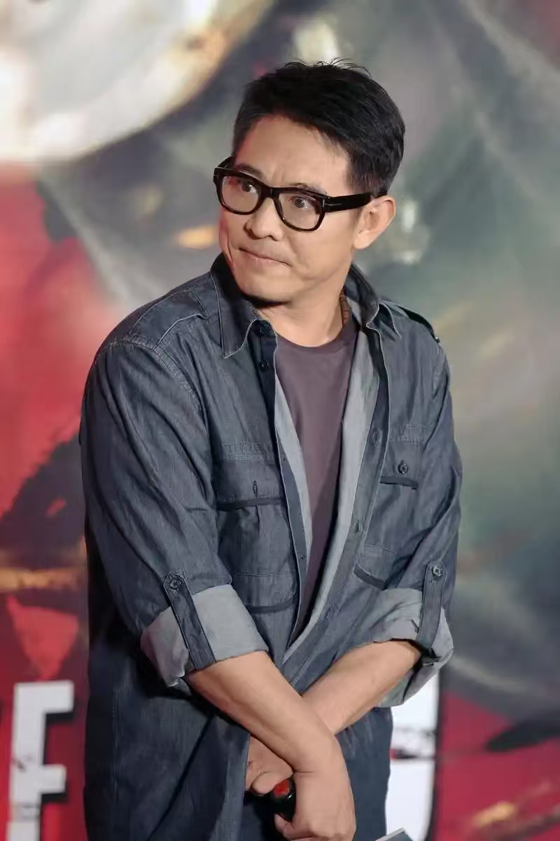 李连杰回应换年轻武僧心脏捕风捉影杜撰离谱传闻，以虚假剧情制造话题，消费他人私生活