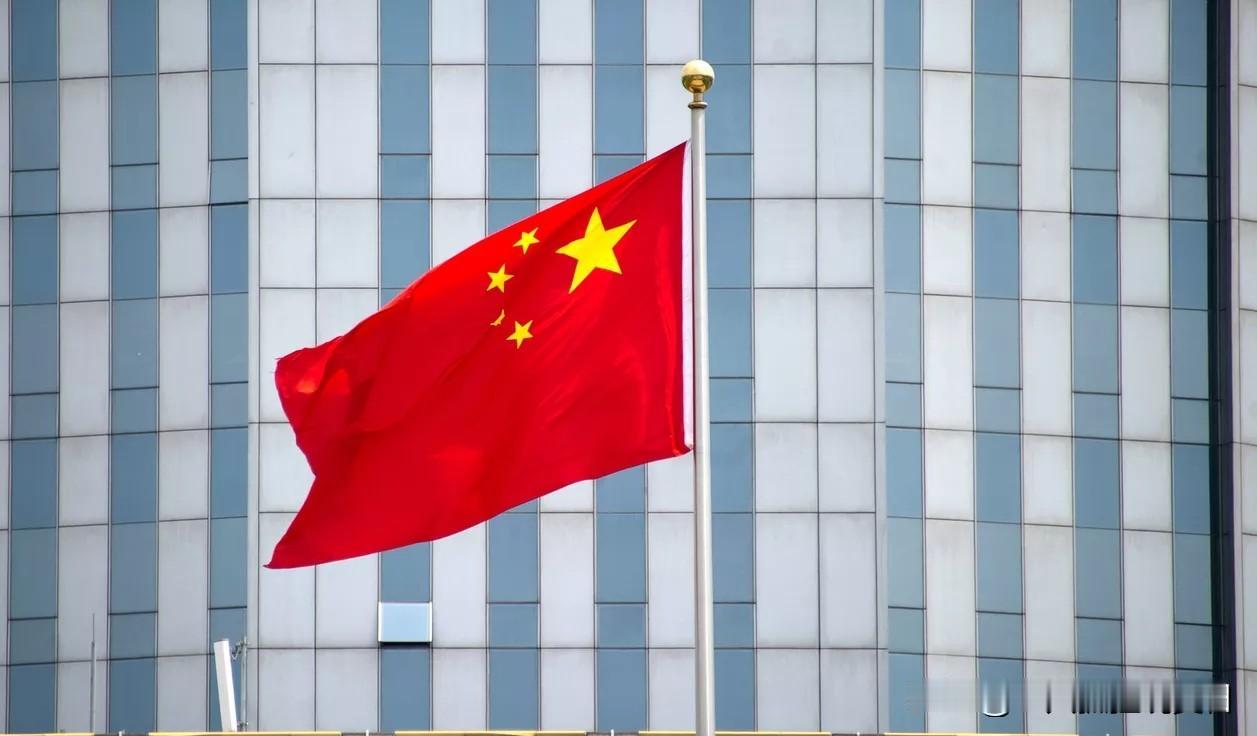 新华社：“大字吸睛、小字免责”，这样的小把戏该退场了