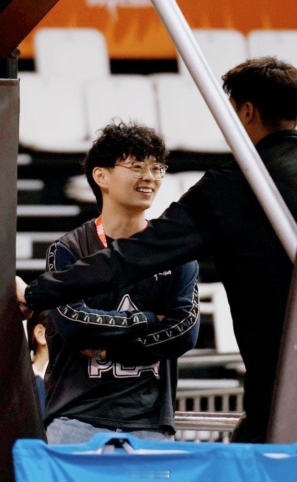 感谢鹏友们拍的昨日份工作照～wcba新疆女篮小卢篮球世界