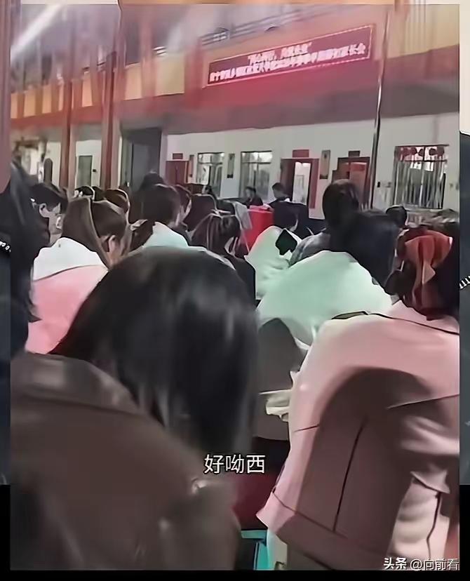 近日，广西南宁某学校的校长在全校家长会上突然冒出一句“哟西”。仔细想来，这显然并