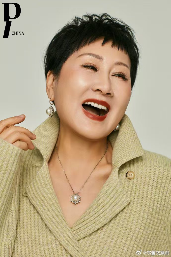 张凯丽 大女主气场 哇塞！张凯丽新杂志大片尽显大女主风范，大笑时感染力十足，冷静