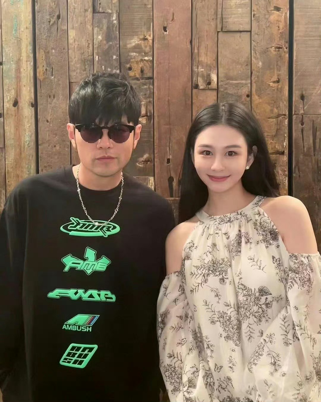 邱淑贞女儿沈月和周杰伦 ​​​
