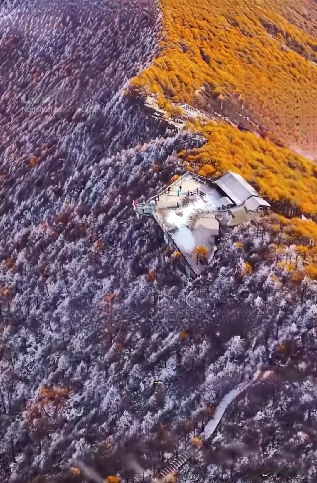 一山划南北，山脊分阴阳——秦岭最具象的南北分界线
 
在地理课本里，秦岭是一条冰