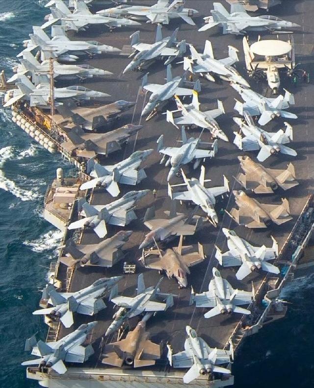 美航母停满舰载机，非常壮观，但F-35的颜色让全世界都笑了

说起美国海军的航母