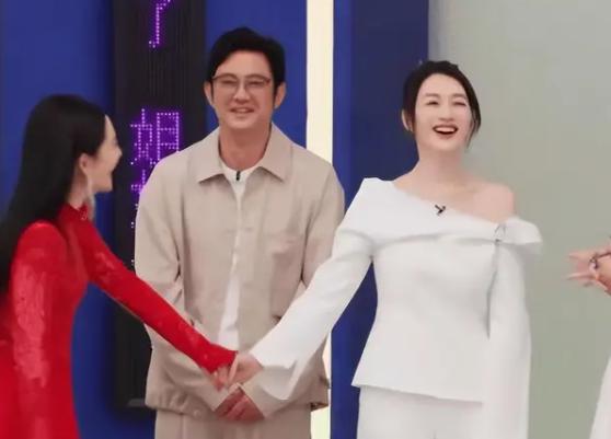 2026年10月19日，一个算不上大日子的夜晚，李小冉在微博发了十六个字："去年