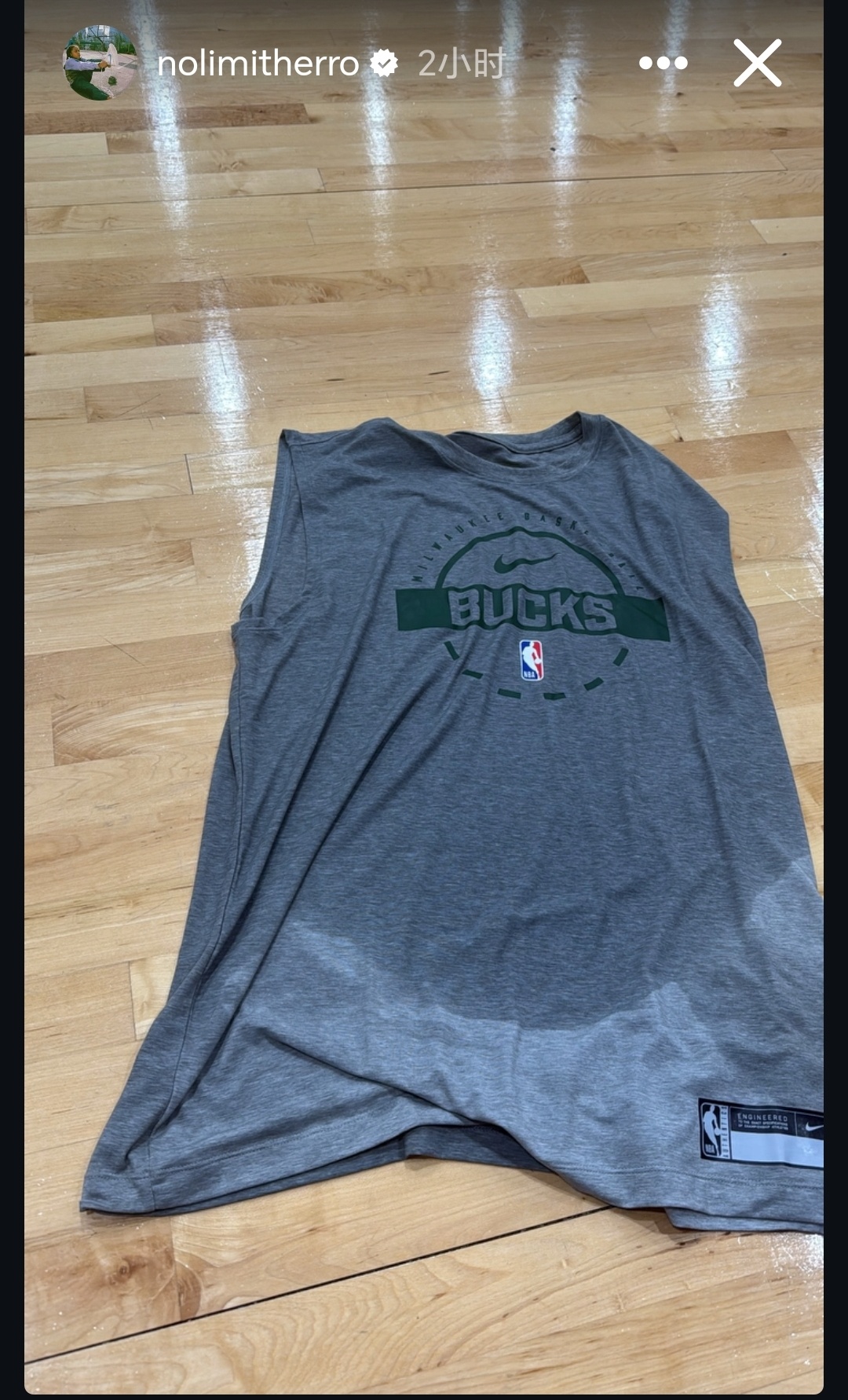希罗个人社媒动态显示，他已经身穿雄鹿训练衫进行了训练NBA字母哥泰勒希罗密尔沃基