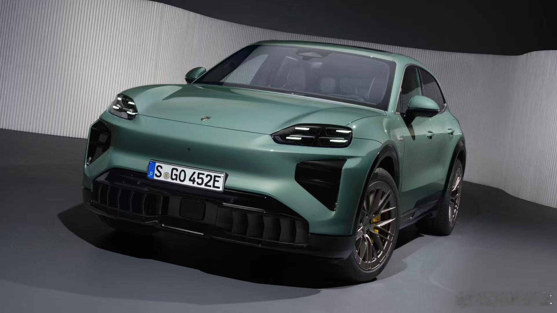 史上最多屏幕的保时捷来了，纯电卡宴能成爆款吗？