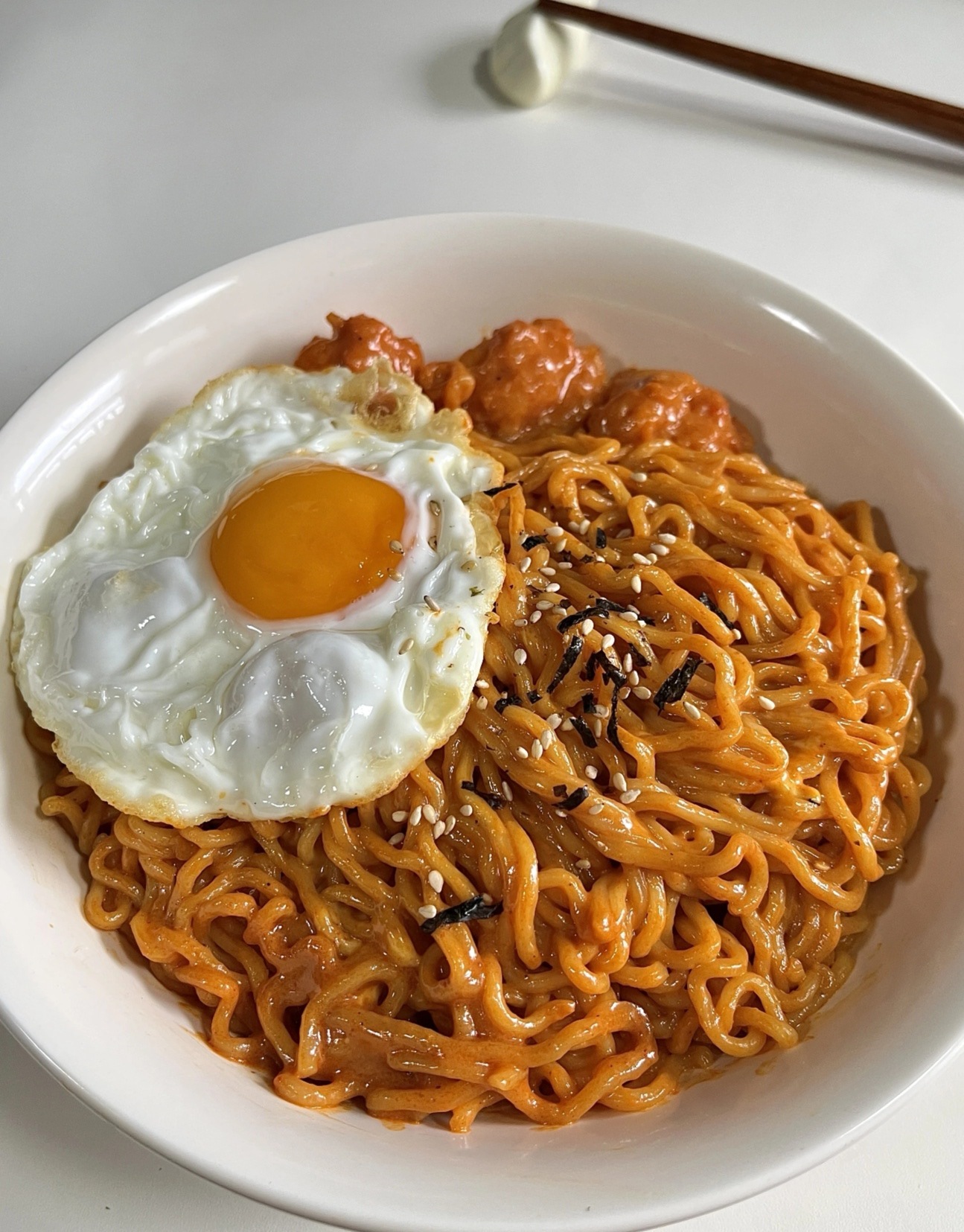 减肥真的靠毅力！我要饿死了！想吃火鸡面！想吃螺蛳粉！想吃麻辣烫！想吃泡面！想吃小