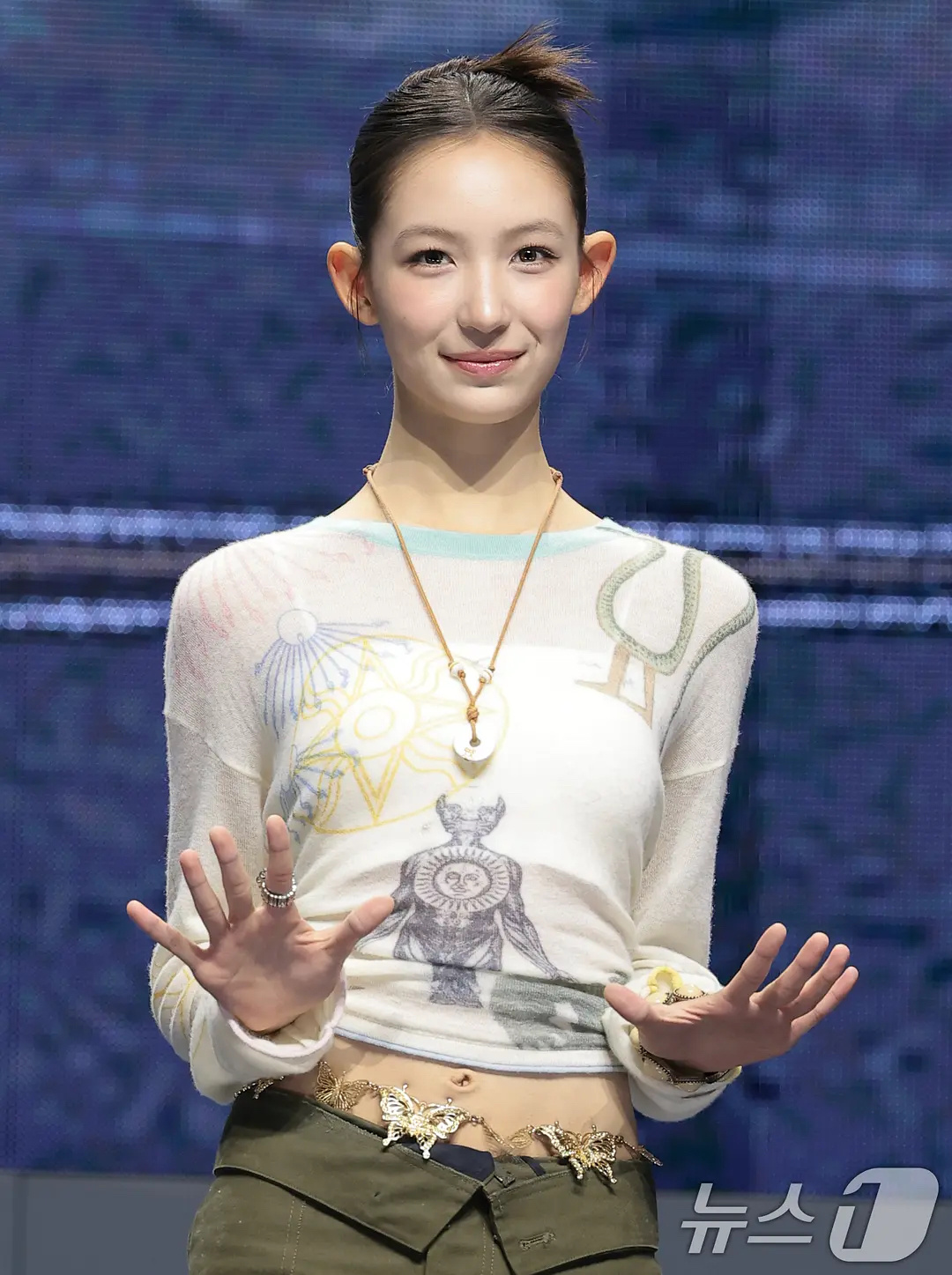 hybe新女团Tuide今天的出道新闻图Jia、Seah、Elena、seoye