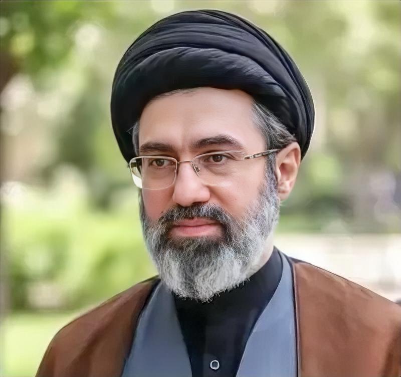 事实证明，伊朗还是比委内瑞拉强得多。
至少在最高领导人被干掉之后，内部还能迅速组