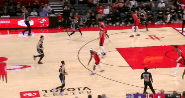 马克西姆-雷诺的生涯之夜，对阵火箭25+6虽然是一场“三节花”的比赛，但雷诺的得