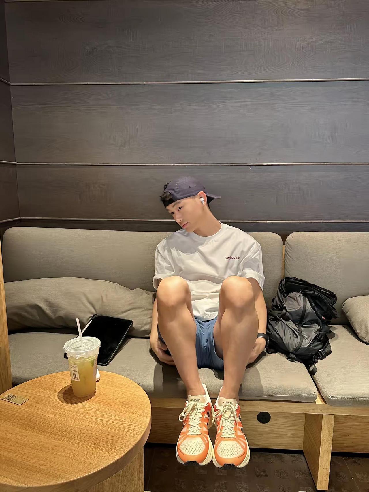 我也是回避型 我回头就枪毙了你。ootd频道 周末穿搭态度