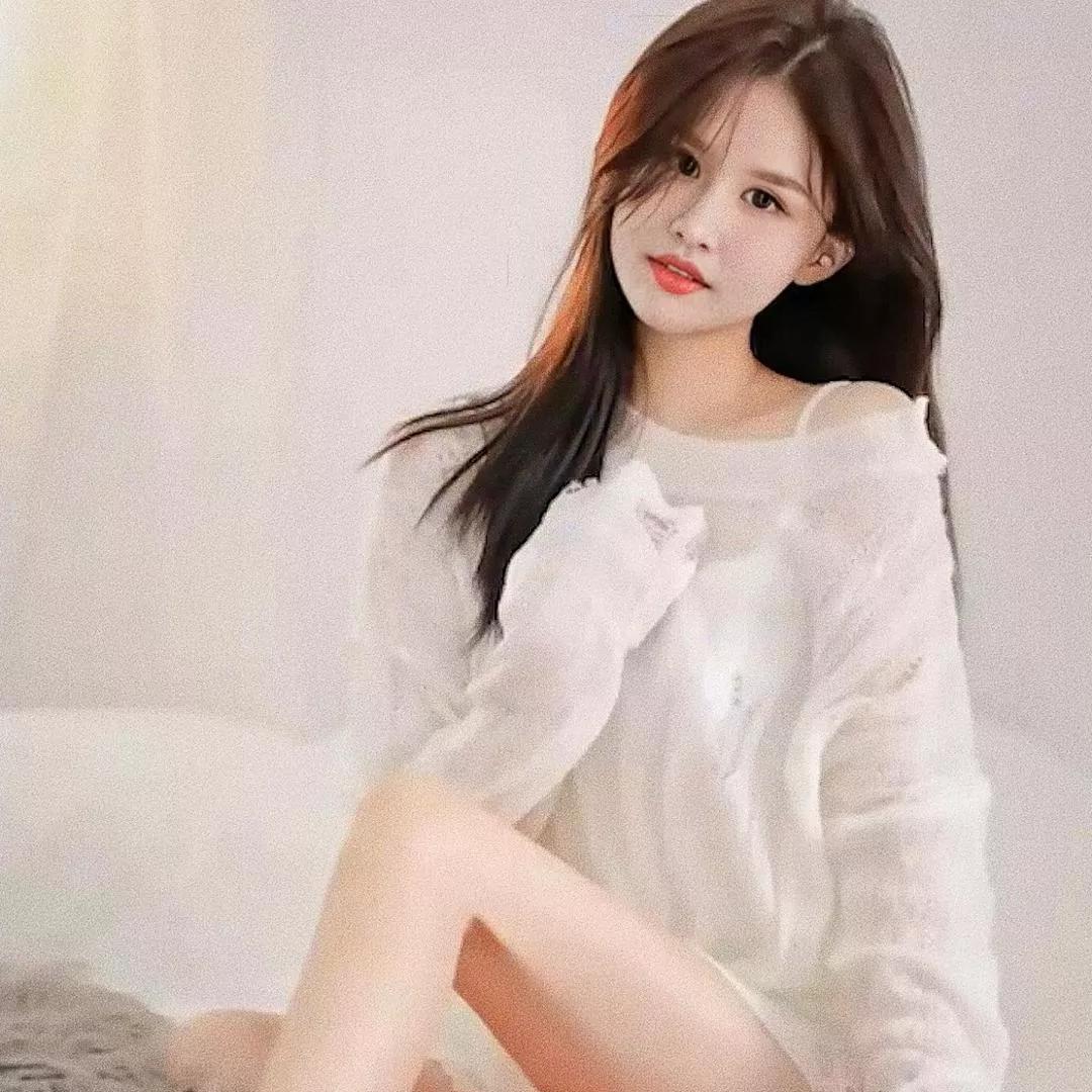 温柔气质少女，白纱毛衣的浪漫氛围。温柔毛衣照 温柔毛衣少女 暖红毛衣少女 少女系