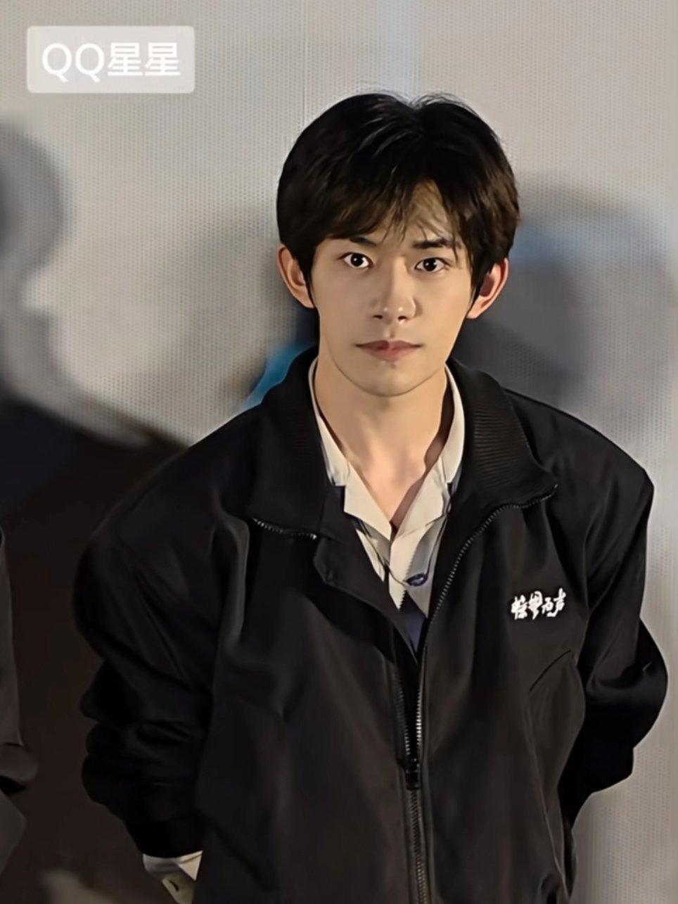 天地可鉴我已经看到易烊千玺几万条对视帖了什么时候才轮到我