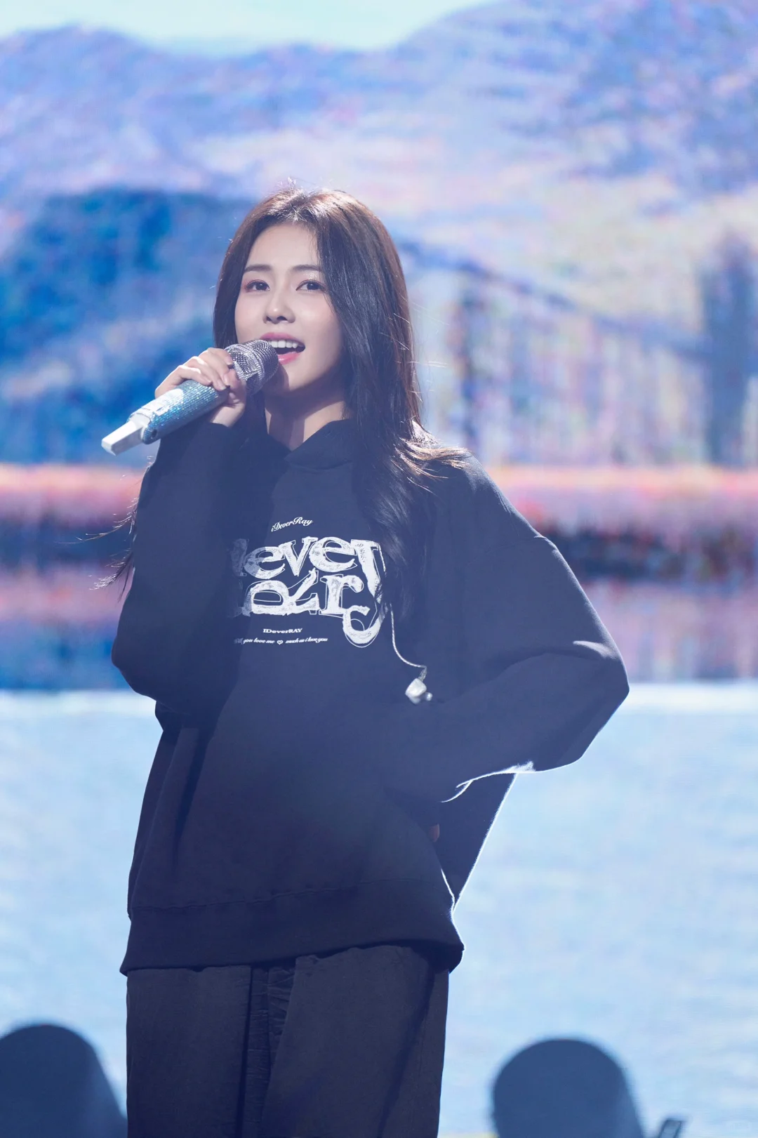 白鹿新歌彩排穿搭！「MY WAY」真的好听🎵