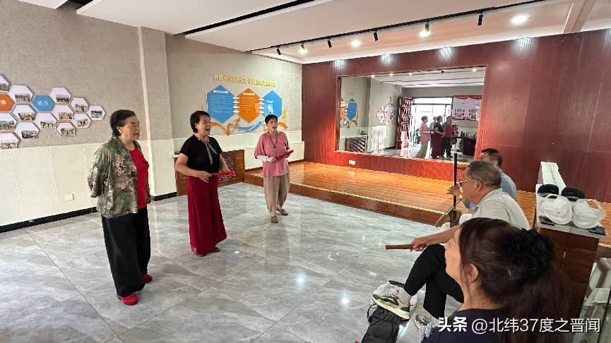 万柏林区康乐社区：戏韵飘香润邻里 传统文化暖人心
 
为丰富居民精神文化生活，传