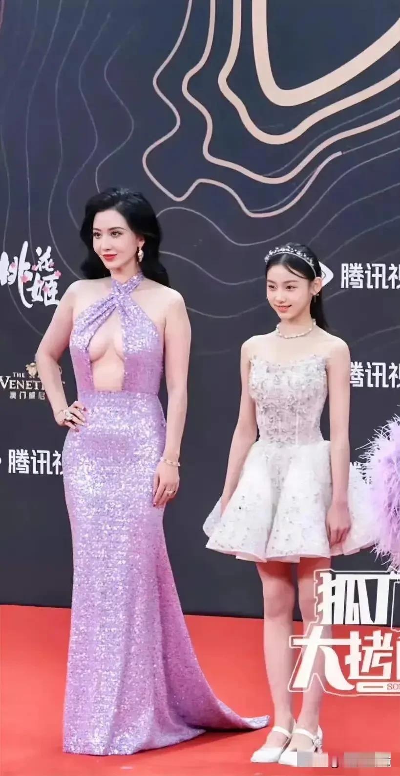 真豪放啊，整个都快露出来了！直接吓蒙孟子义！女生看了羡慕，男生看了走不动路，说的