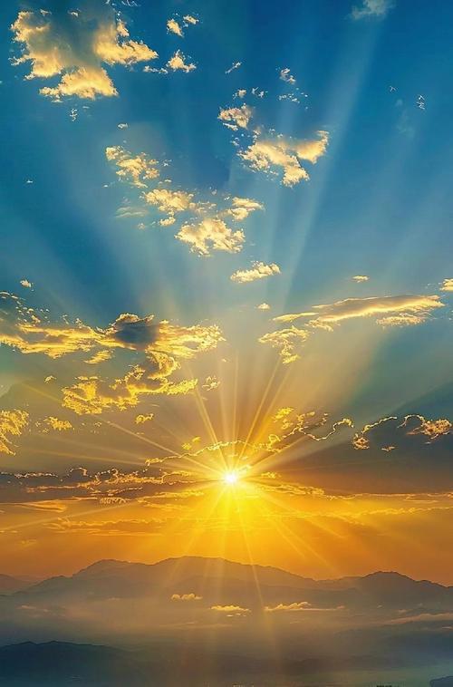 九日晨光破晓新，
天公赐福满乾坤。
玉皇殿上祥云绕，
万户门前喜气屯。
祥瑞盈门