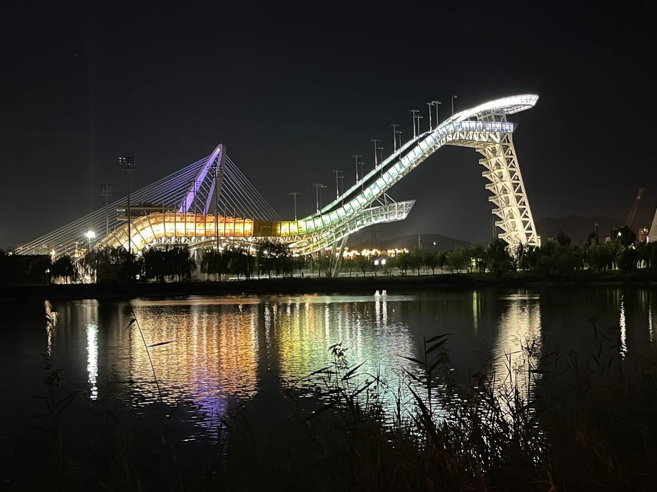 今晚20:00·北京·雪飞天·钢铁森林首钢园直播，其他内容可以在视频号里看直播回