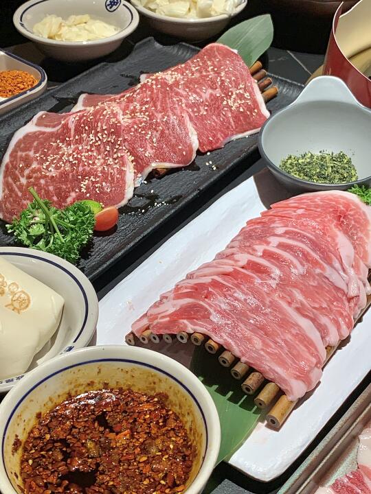 油泼辣子配烤肉，西安人的快乐谁懂！