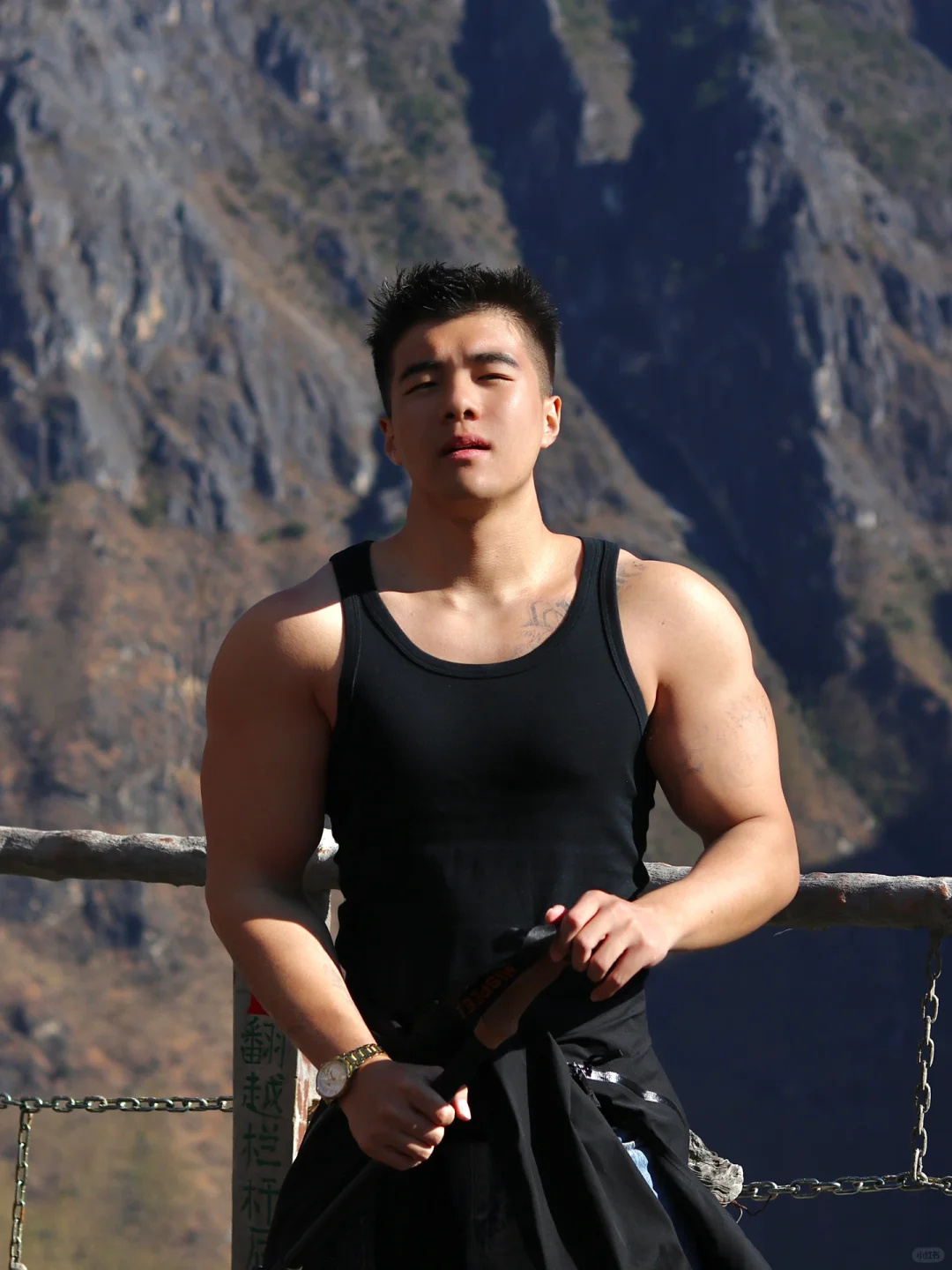 高山上的185肌肉男友