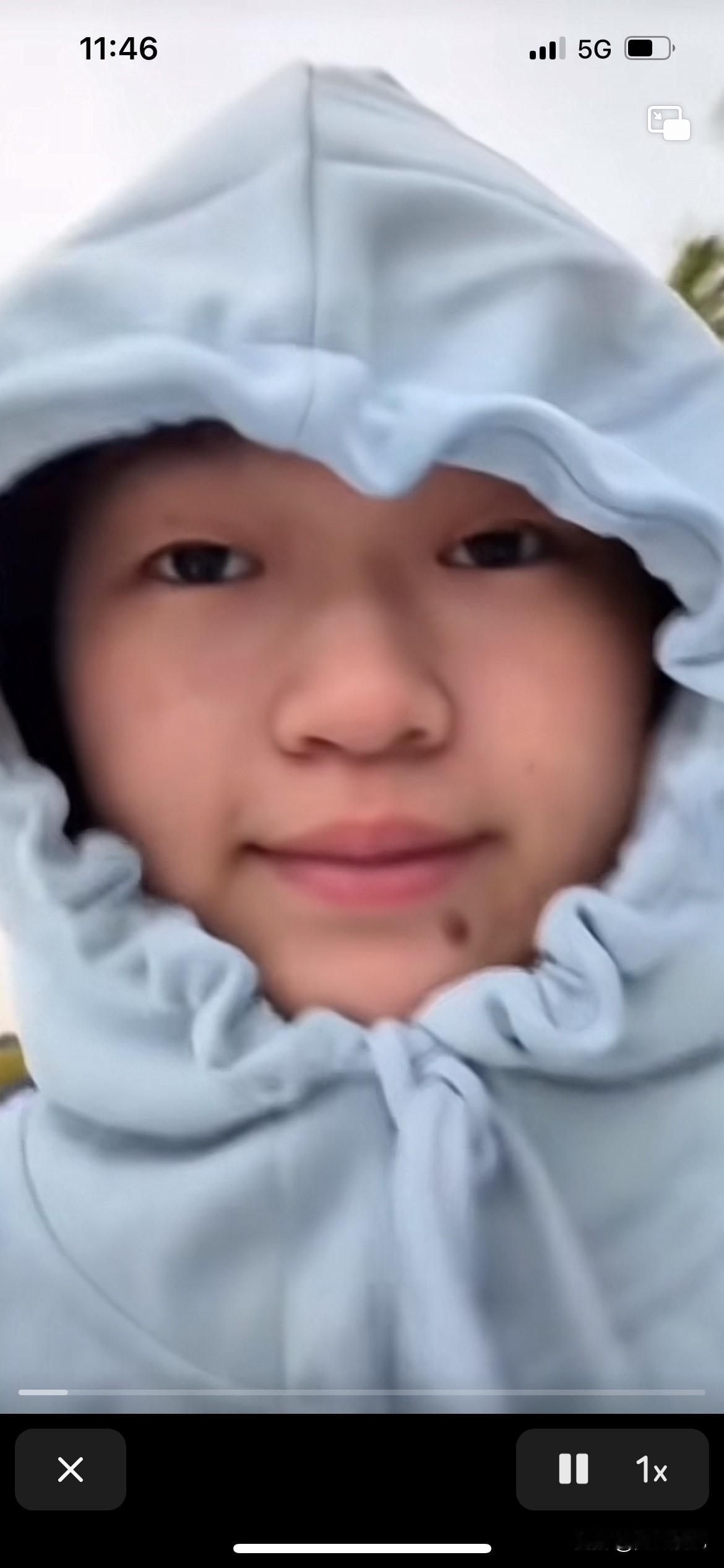 也只有全红婵敢这样自拍，没有这个脸蛋，就没有这个勇气拍出来，也许是这个孩子完全不