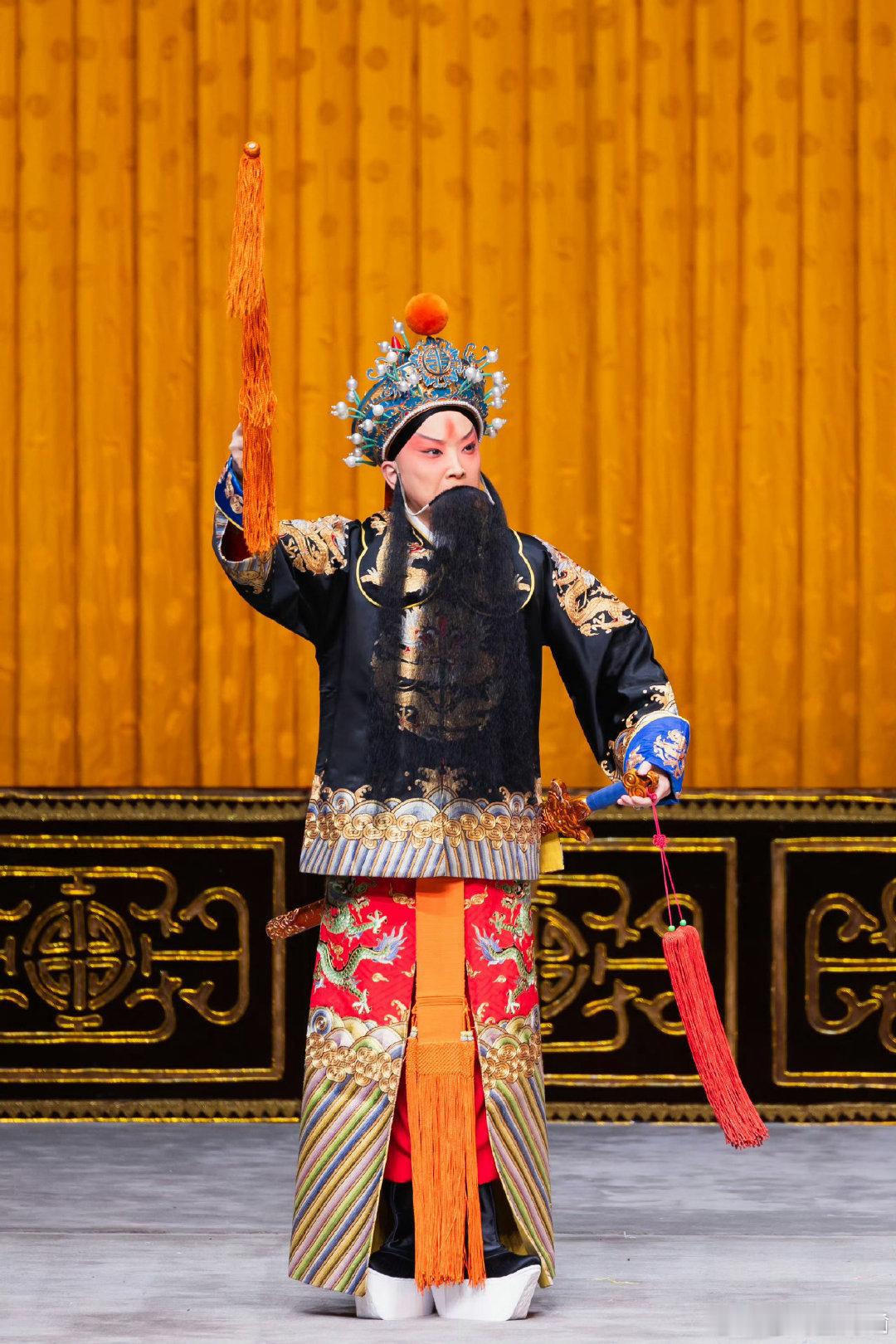 张含韵戏腔甜度拉满张含韵王珮瑜合唱京剧戏歌央视春节戏曲晚会 海棠花开春意浓，戏歌