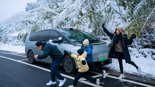 MEGA，买的是家人的幸福感