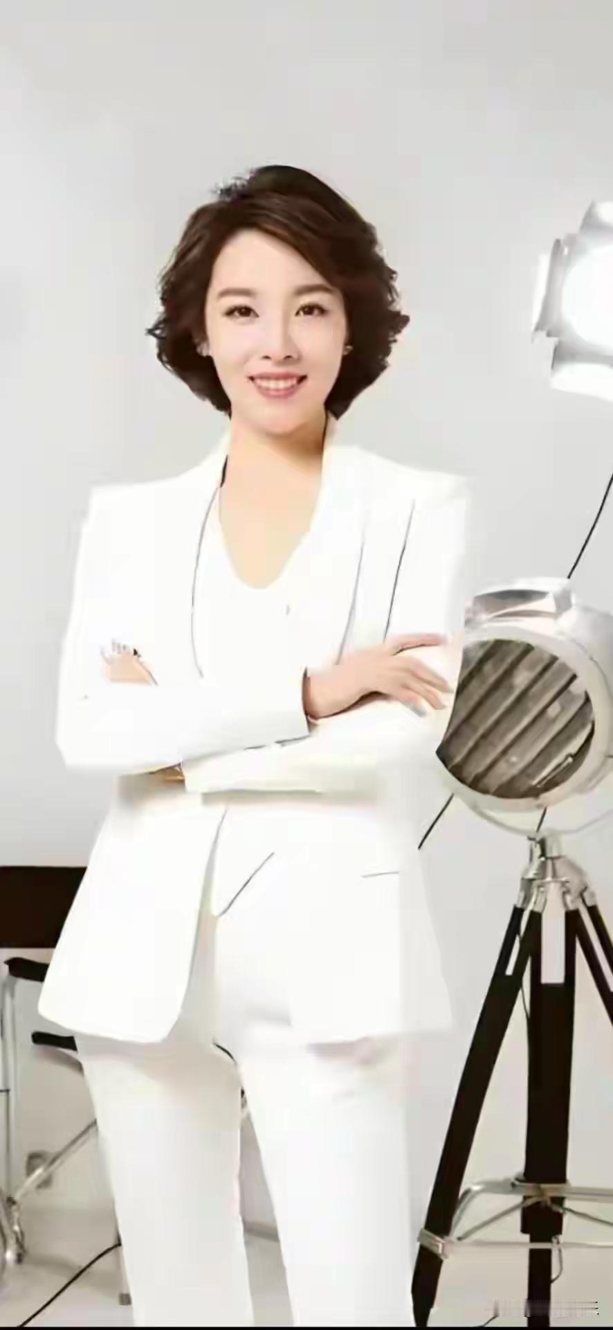 央视主持
刘妙然[玫瑰]
