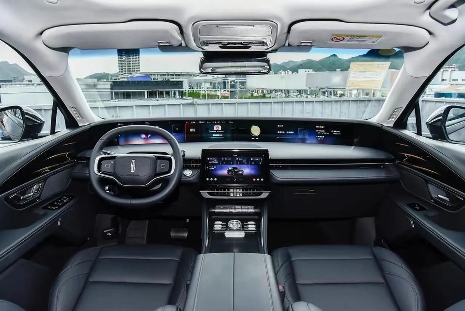 2021年，林肯在中国卖了9.16万辆
2022年，林肯在中国卖了7.93万辆