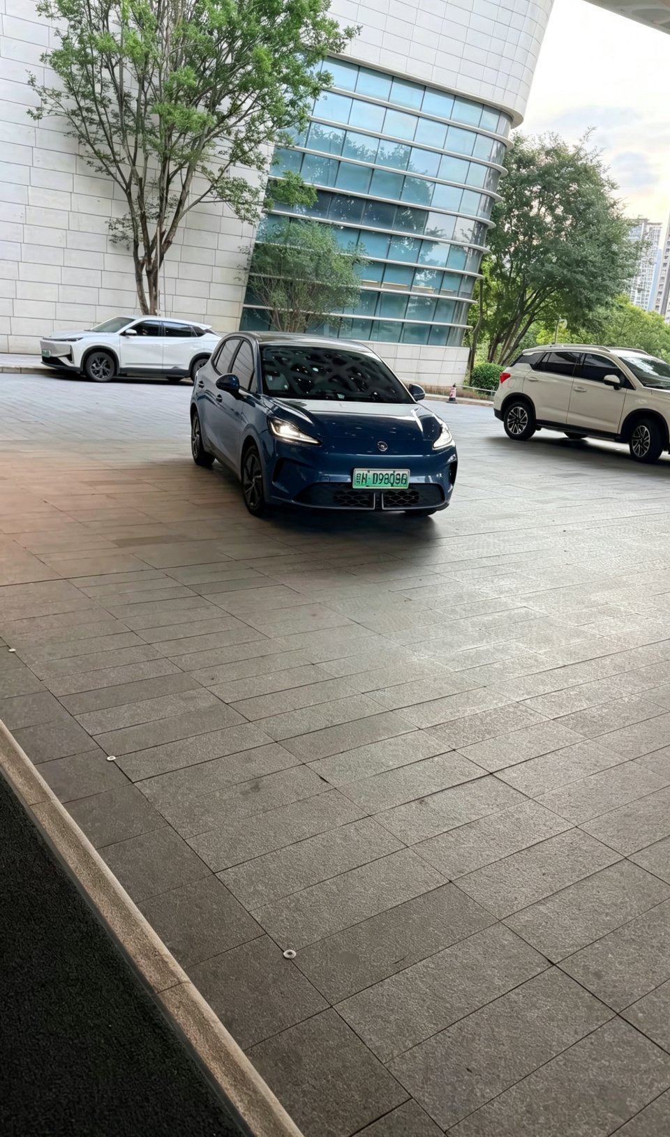 刚打网约车 是个 MG4我问师傅，我说马上极狐新车 s3 出换电的，是不是对网约
