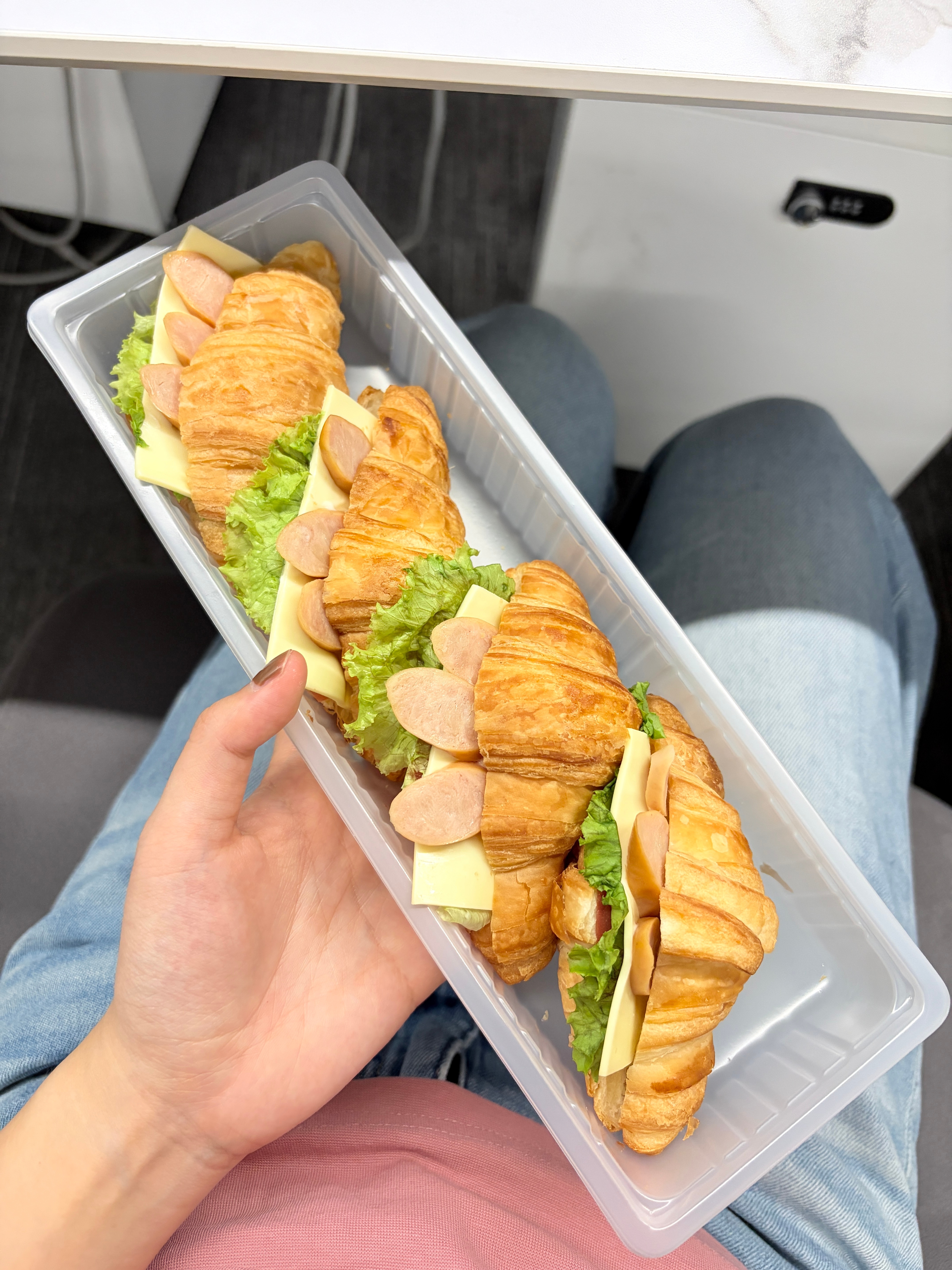 好久没吃仟吉的芝士先生了 