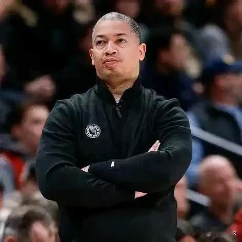 已遭遇5连败，上赛季最长3连败！快船接下来将接连面对：掘金、独行侠，绿军，76人