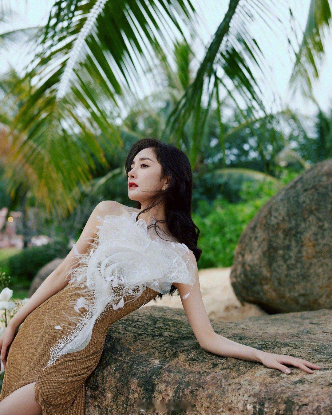 杨幂的玉足真是我的阿尔卑斯啊啊啊啊啊[爱你][舔屏][色][色][色][舔屏][