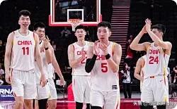 从场均数据来看，中国男篮26年亚运会队内4大球星排名:

第一，得分后卫廖三宁，