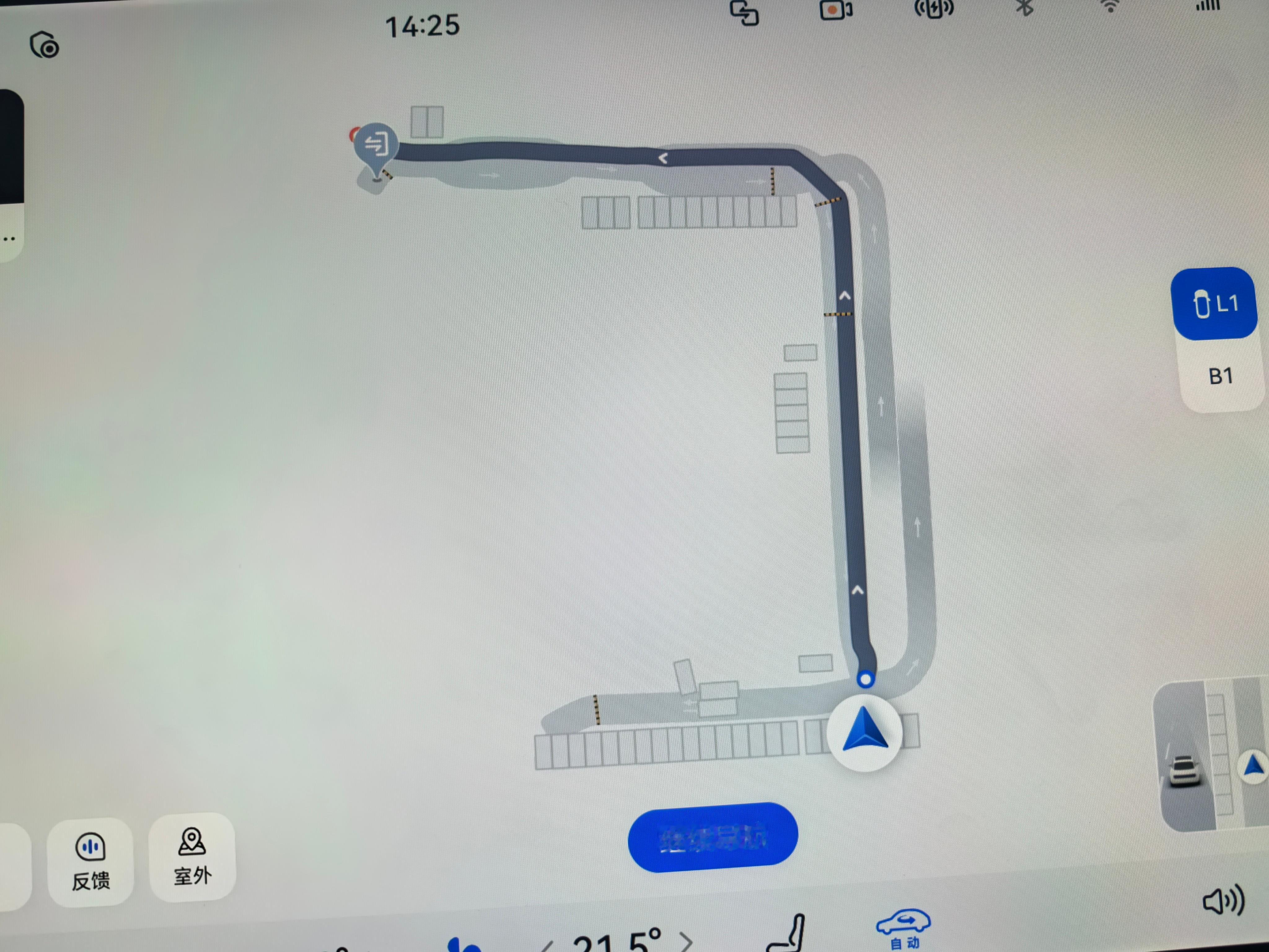 现在进来园区，会专门有一张车位的地图（比如 L1 和 B1），所有停车位一目了然