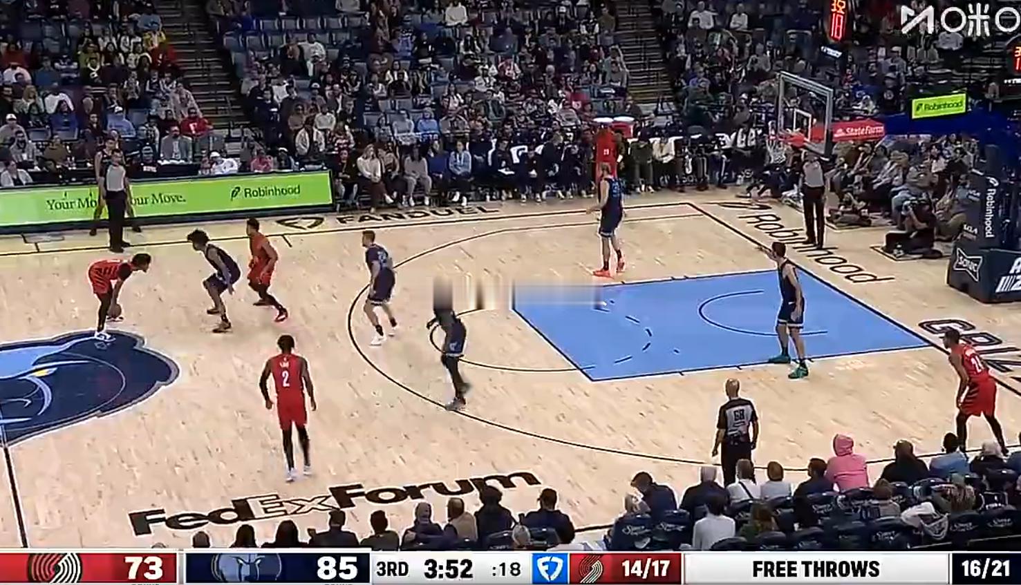 杨瀚森生涯首次首发   看了一会儿，果断不看，不是得分多少、犯规多少的问题，总是