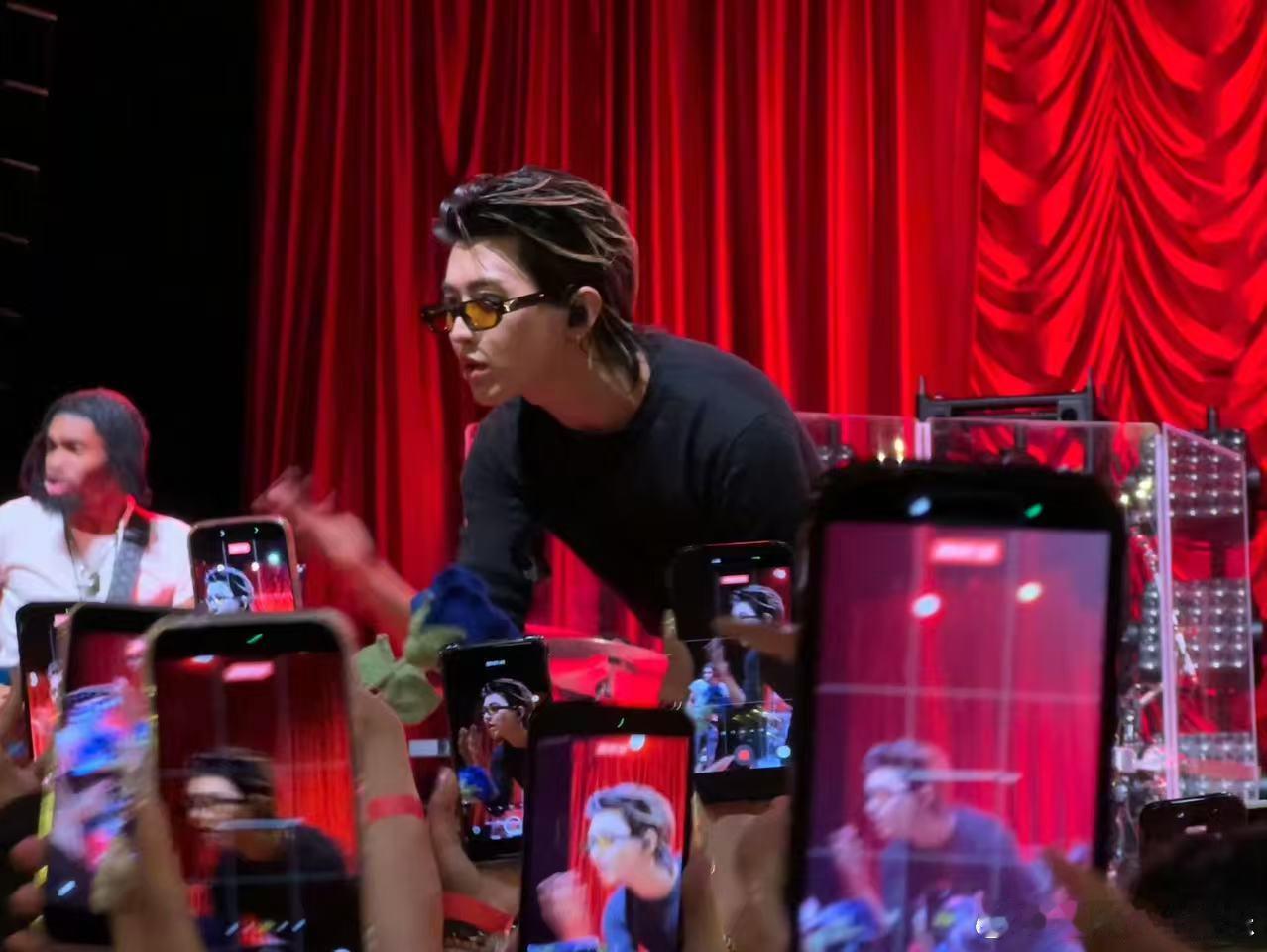 蔡徐坤芝加哥彩排Backintime 蔡徐坤在芝加哥彩排Backintime，低