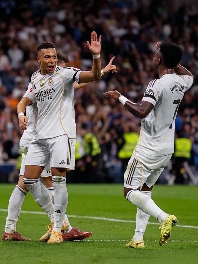 韦斯利·斯内德：“我仍然坚持认为，按照目前的积分制度，我几乎可以肯定姆巴佩明年将