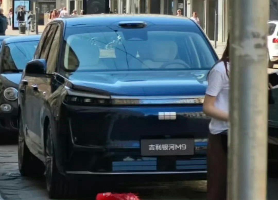 吉利银河M9，有股子大六座期间SUV的气势。 ​​​