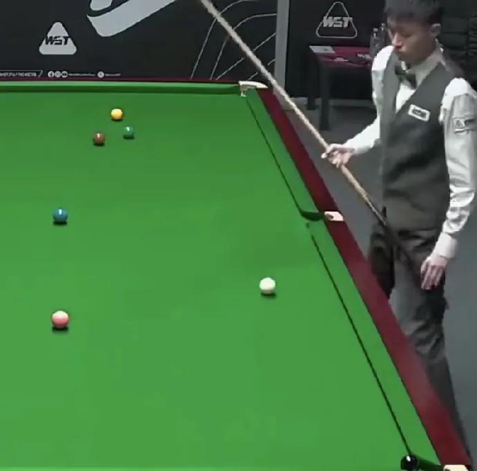 63-49，常冰玉单局逆转，扳平比分1-1。
第2局，常冰玉先上手进攻拿23分。