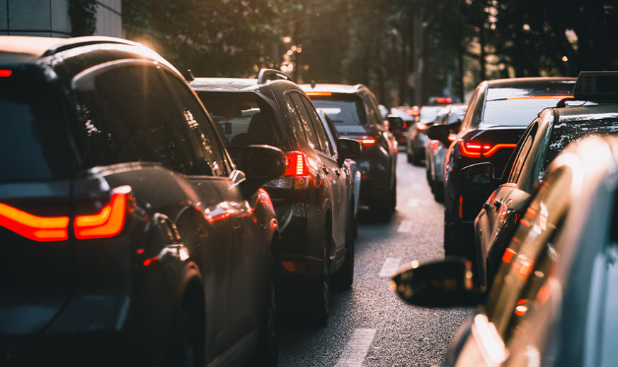 【今年汽车以旧换新规模预计超1800亿】乘联分会秘书长崔东树今日发文称，由于以旧