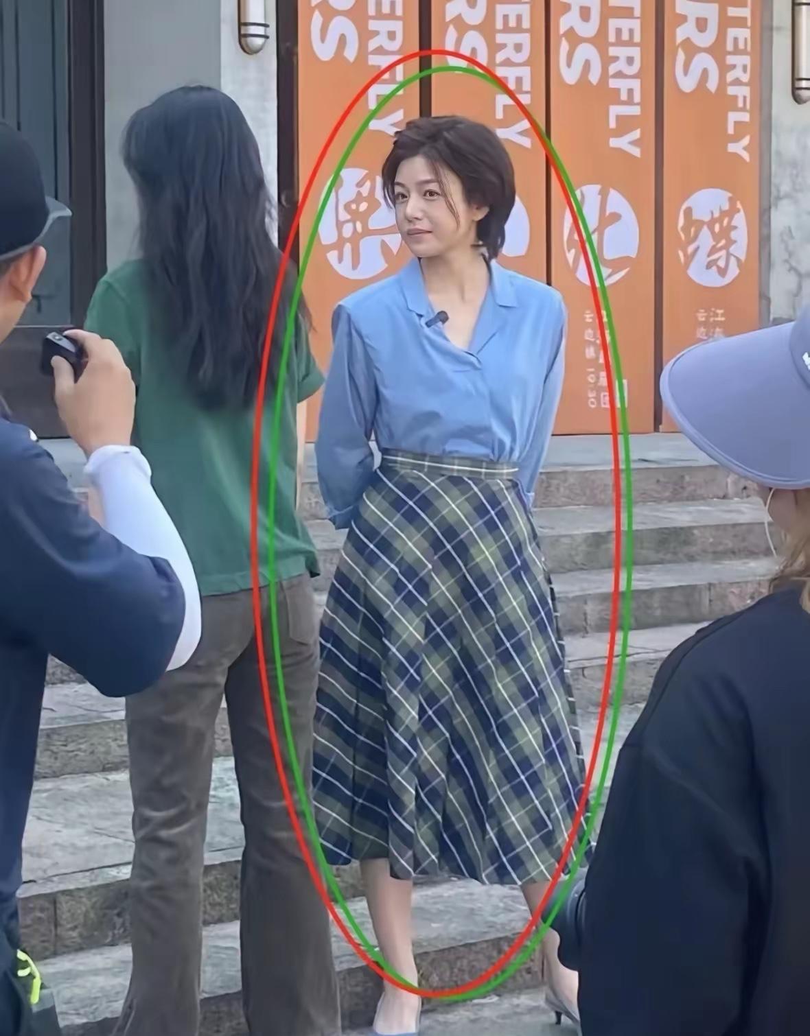 陈晓和陈妍希，结婚快十年了，没闹离婚，也没爆猛料。
别人家夫妻靠热搜续命，他们靠