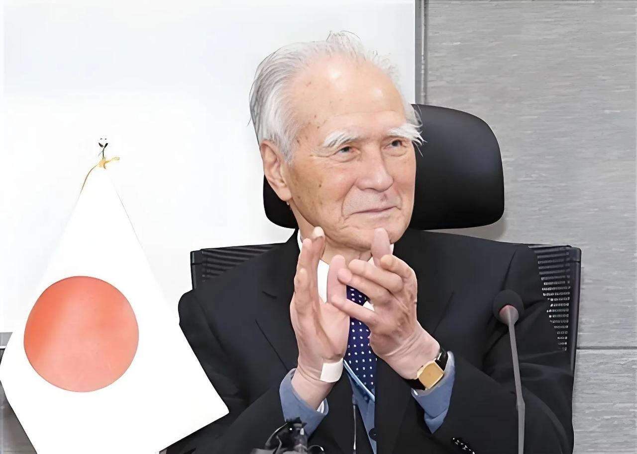 日本前首相村山富市逝世，享年101岁。村山首相是首位到访卢沟桥和中国人民抗日战争