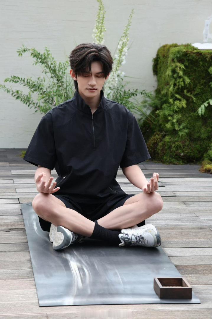 我爸这腿部肌肉线条，我妈妈这女明星般纤细的四肢好典好舒适的体型差