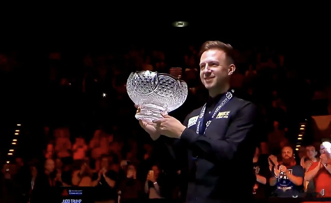 小特10：4墨菲，终于拿到本赛季第一个冠军，也不枉海报上的C位。目前16项比赛诞