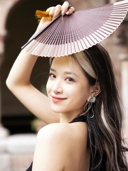 扇面藏风，裙摆生花🪭