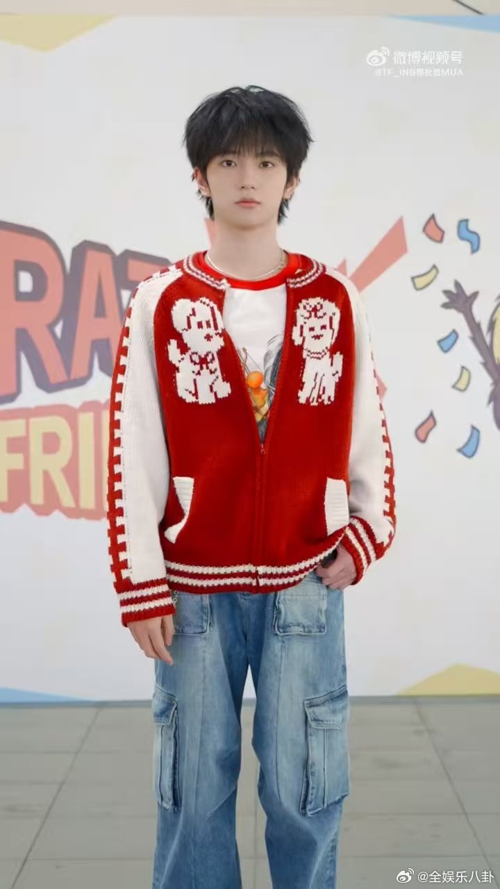 穆祉丞铠甲合体 穆祉丞铠甲勇士变装转场周五晚高疯更新啦，穆祉丞铠甲勇士变装转场，